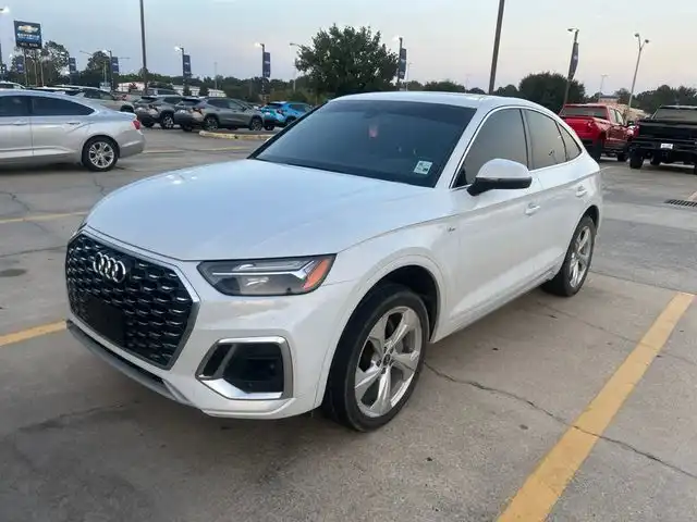 2023 Audi Q5 Sportback 45 Premium's photo