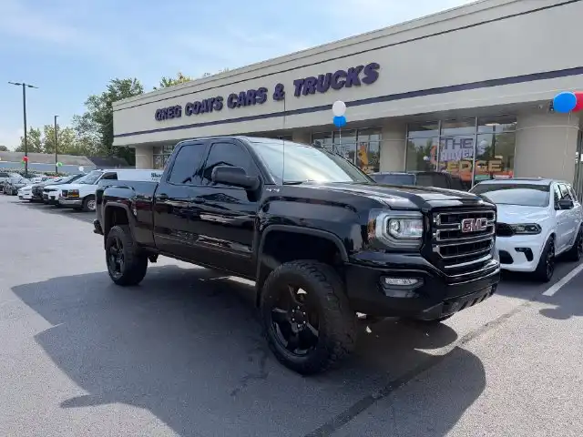2017 GMC Sierra 4WD Double Cab Standard Box's photo