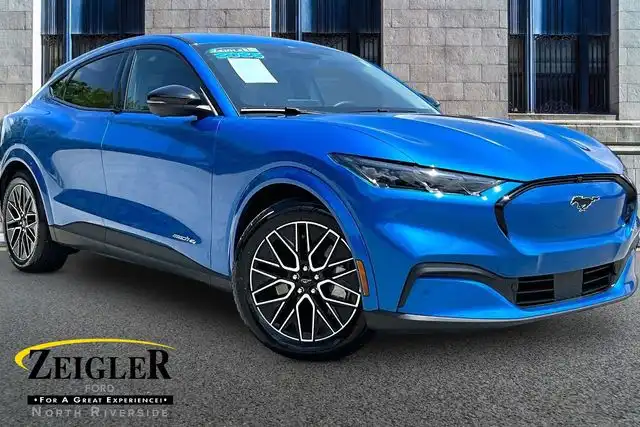 2025 Ford Mustang-Mach-e Premium's photo