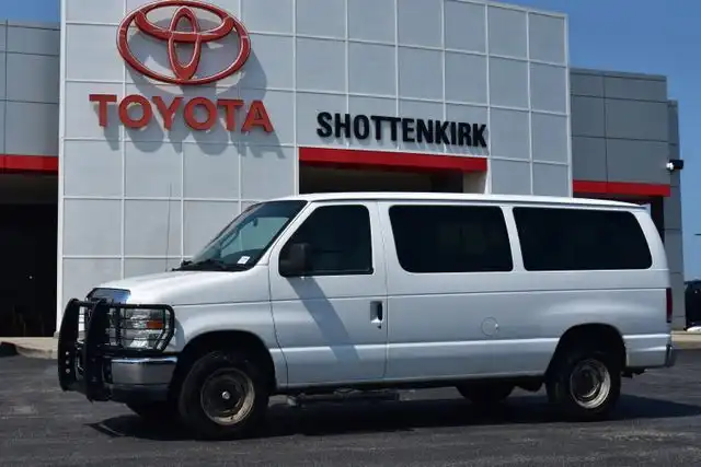 2013 Ford E-Series E-350 XLT Super Duty's photo