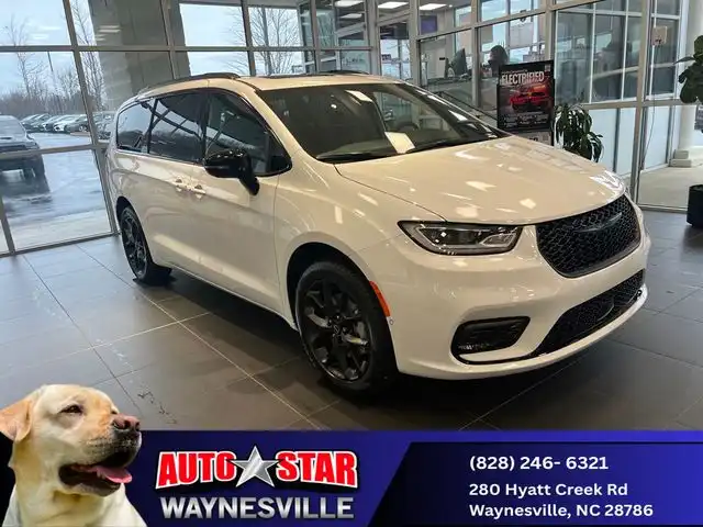 2026 Chrysler Pacifica Limited AWD's photo