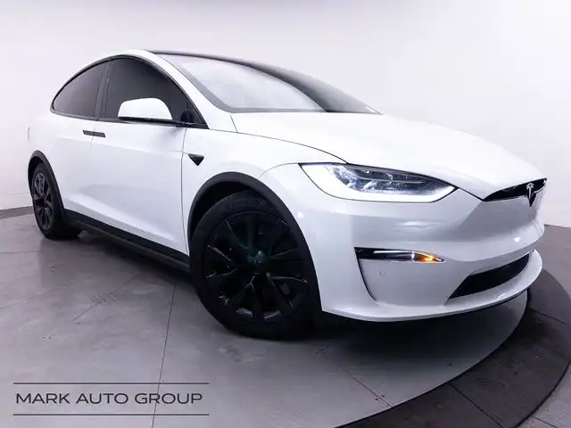 2022 Tesla Model X Long Range's photo