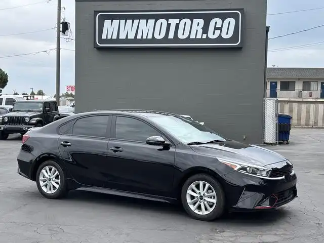 2024 Kia Forte GT-Line AT's photo