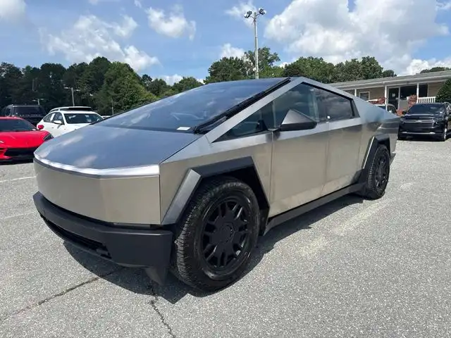 2024 Tesla Cybertruck All-Wheel Drive's photo