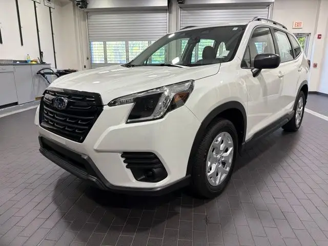 2024 Subaru Forester Base photo 1