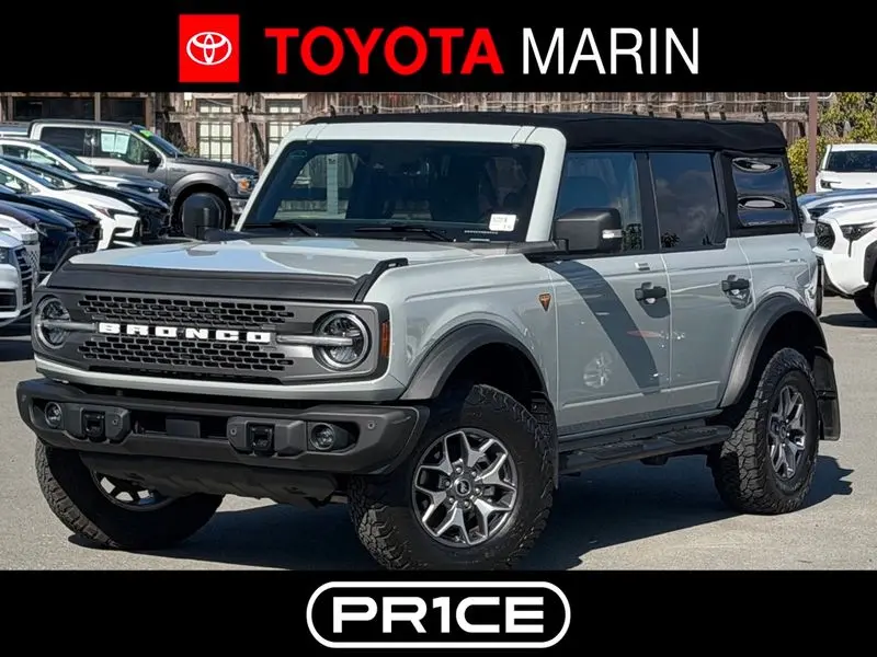 2023 Ford Bronco Badlands 4WD photo 1