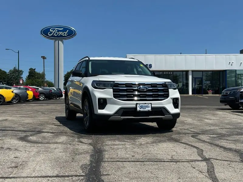 2026 Ford Explorer Active 4WD photo 1