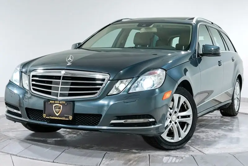 2011 Mercedes-Benz E-Class E350 4MATIC photo 1