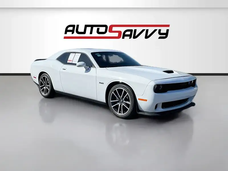 2023 Dodge Challenger R/T photo 1
