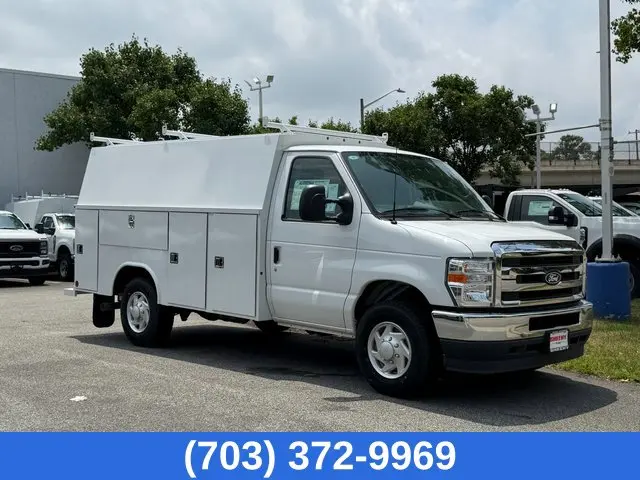 2026 Ford E-Series SRW E-350 Super Duty 138 in WB photo 1
