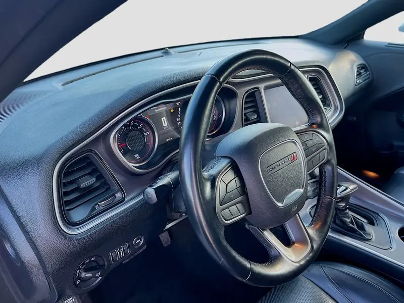 2022 Dodge Challenger SXT Auto AWD photo 1