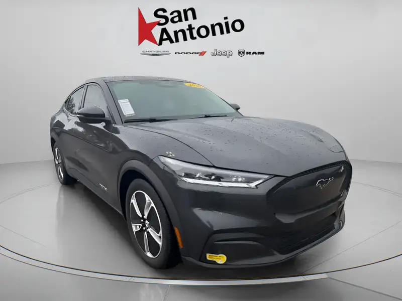 2022 Ford Mustang-Mach-e Select photo 1