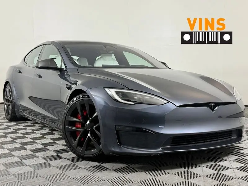 2022 Tesla Model S Plaid photo 1