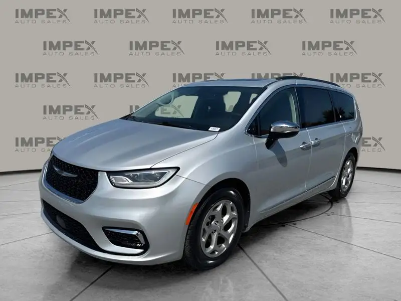 2023 Chrysler Pacifica Limited photo 1