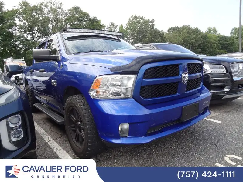 2018 RAM 1500 Express 4x4 Crew Cab 5'7 photo 1