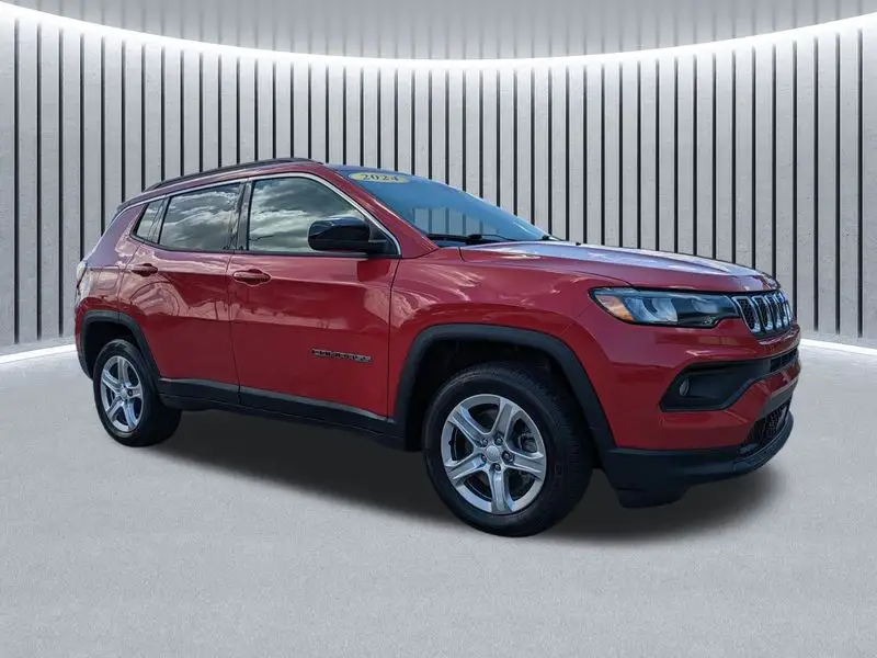 2024 Jeep Compass Latitude 4X4 photo 1