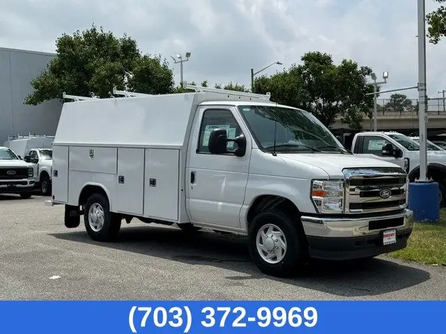 2026 Ford E-Series SRW E-350 Super Duty 138 in WB photo 1