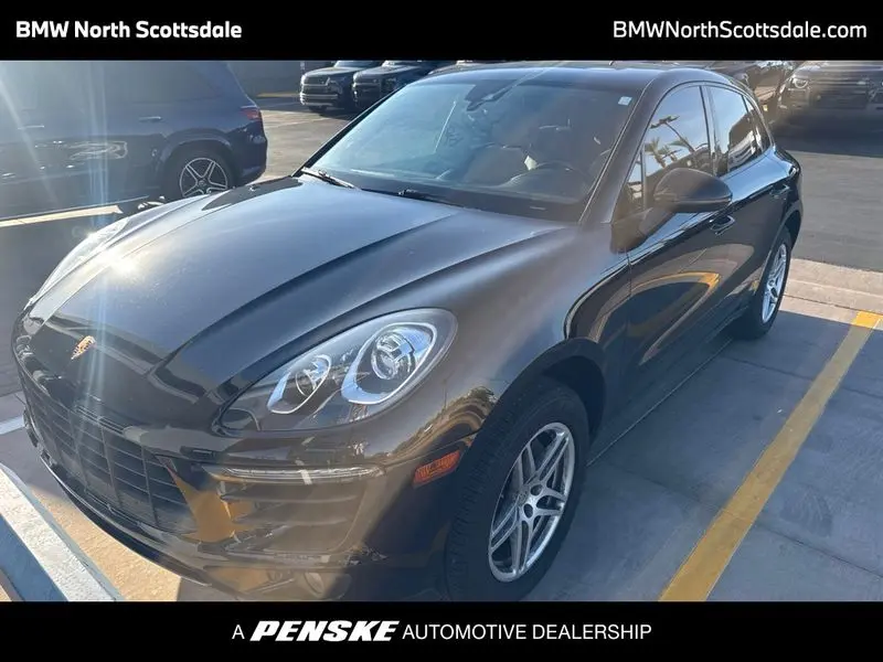 2017 Porsche Macan Base photo 1