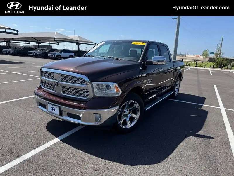 2015 RAM 1500 Laramie Crew Cab photo 1
