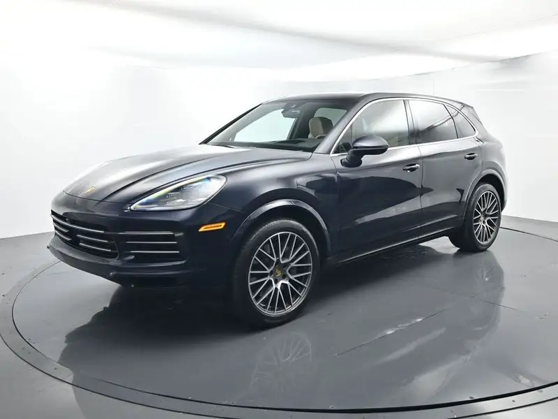 2021 Porsche Cayenne S photo 1