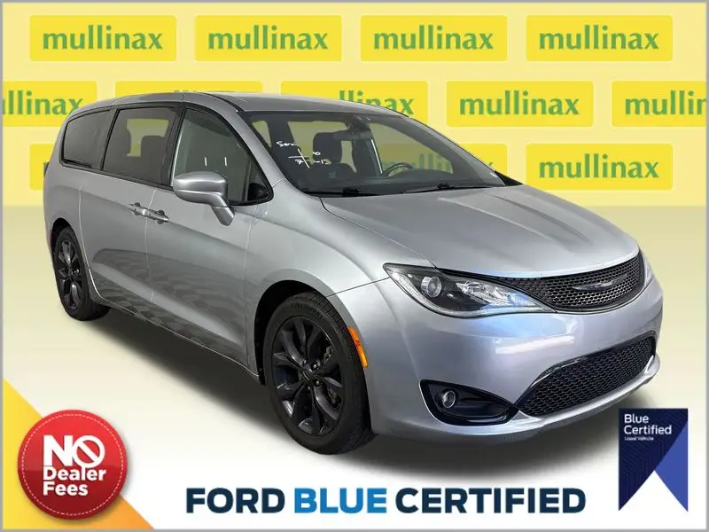 2018 Chrysler Pacifica Touring Plus photo 1