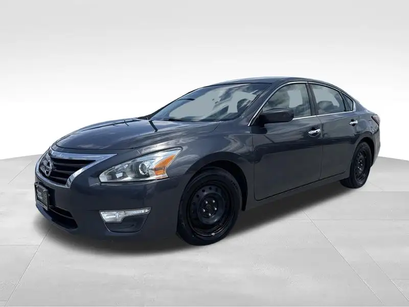 2013 Nissan Altima 2.5 S CVT photo 1
