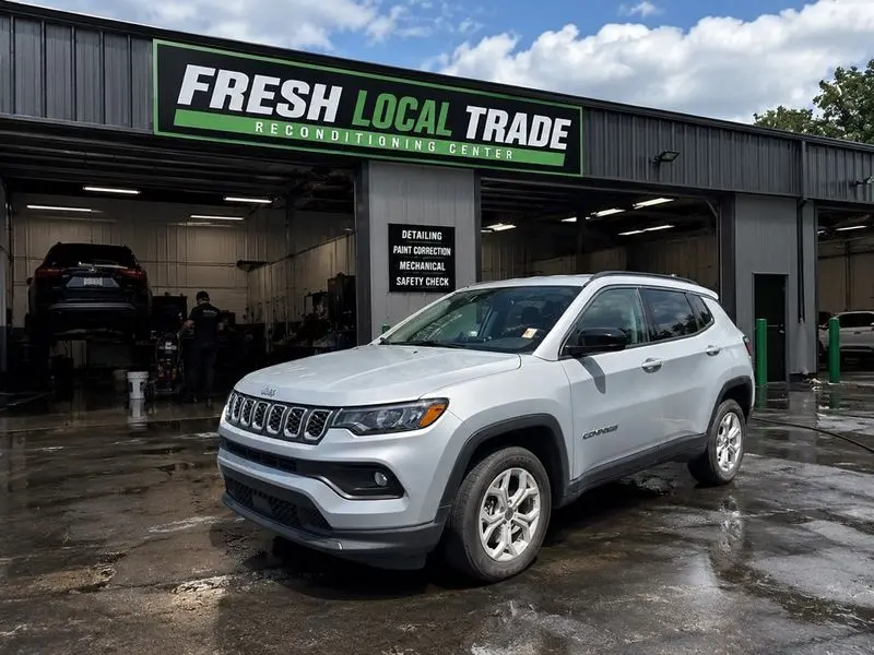 2025 Jeep Compass Latitude 4X4 photo 1