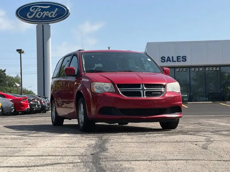 2012 Dodge Grand Caravan SXT photo 1