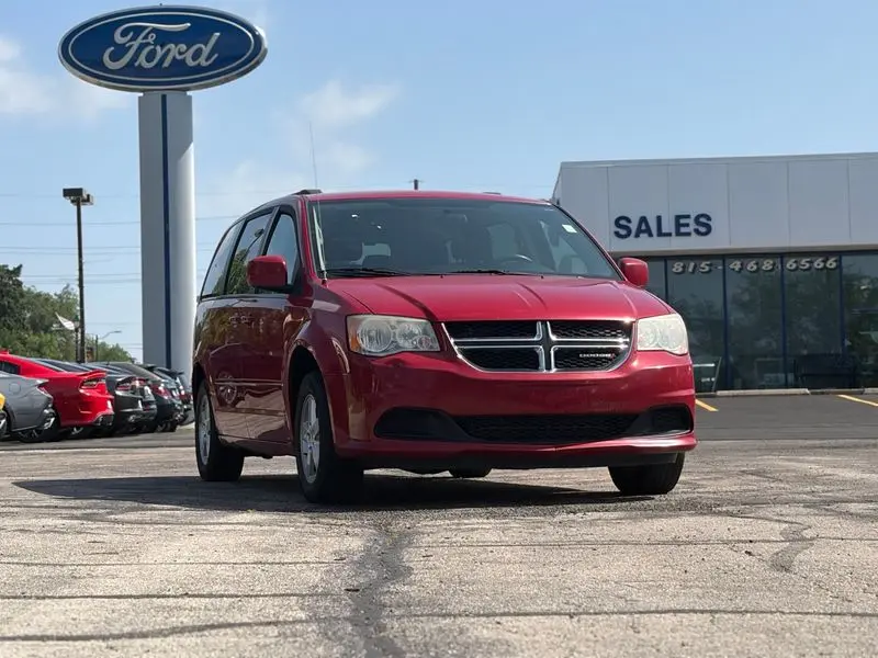 2012 Dodge Grand Caravan SXT photo 1