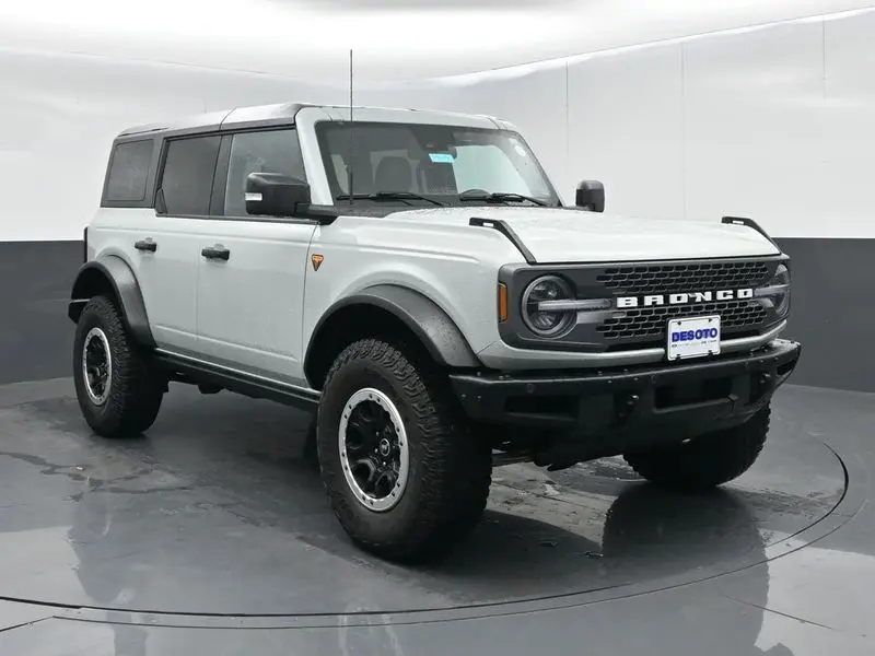 2024 Ford Bronco Badlands 4x4 photo 1