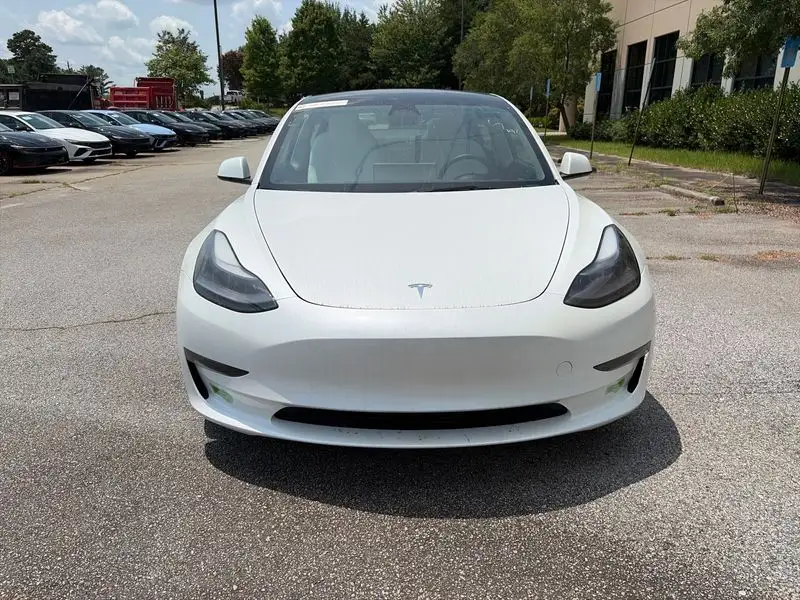 2023 Tesla Model 3 Long Range photo 1