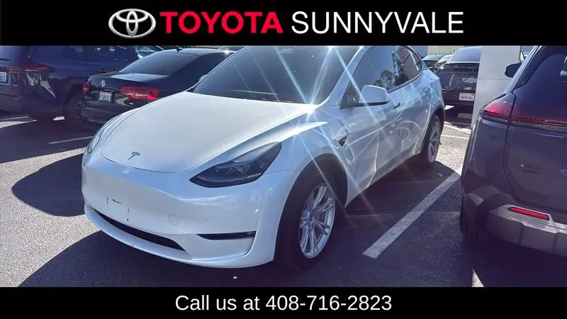 2023 Tesla Model Y Long Range Dual Motor AWD photo 1