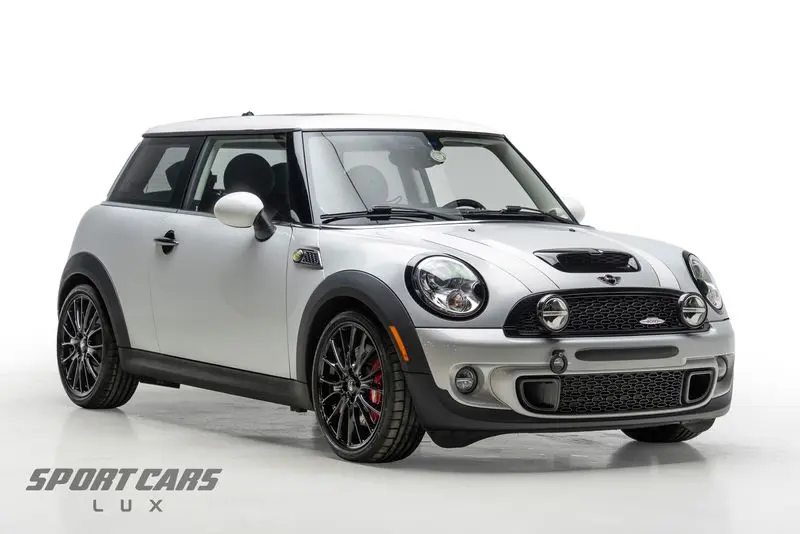 2013 MINI Cooper S photo 1