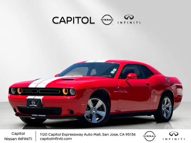 2018 Dodge Challenger SXT photo 1