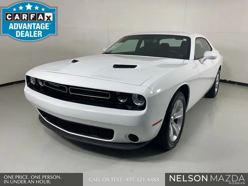 2023 Dodge Challenger SXT Auto photo 1