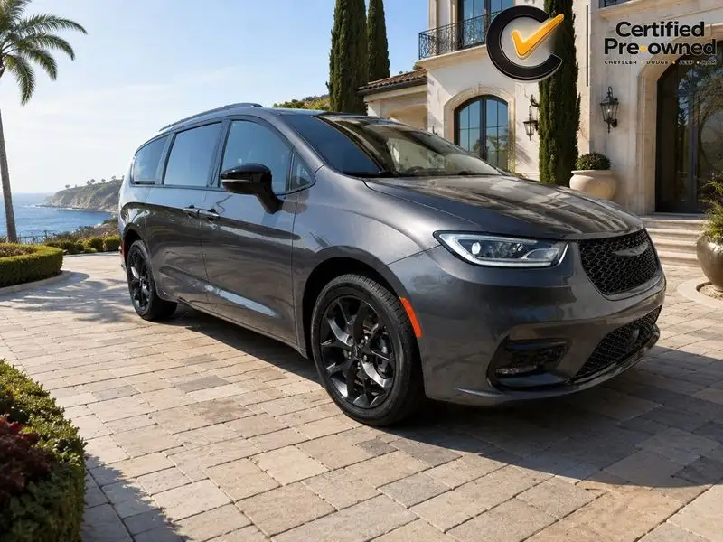 2023 Chrysler Pacifica Limited AWD photo 1