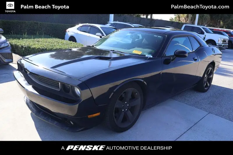 2013 Dodge Challenger R/T photo 1