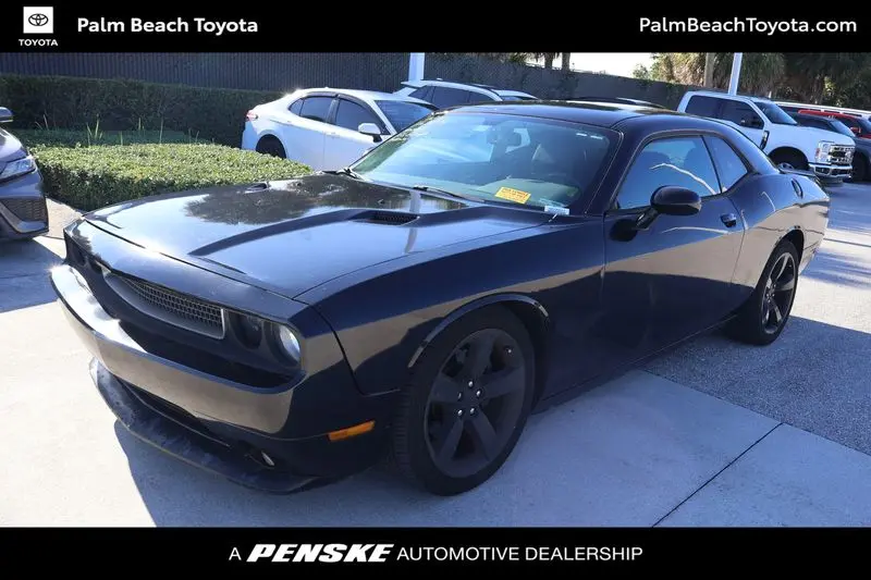 2013 Dodge Challenger R/T photo 1