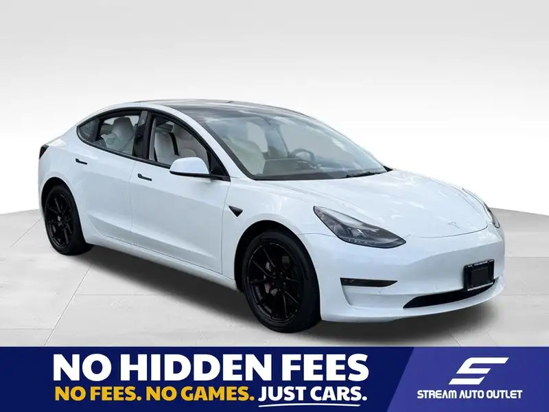 2022 Tesla Model 3 Standard Range Plus photo 1