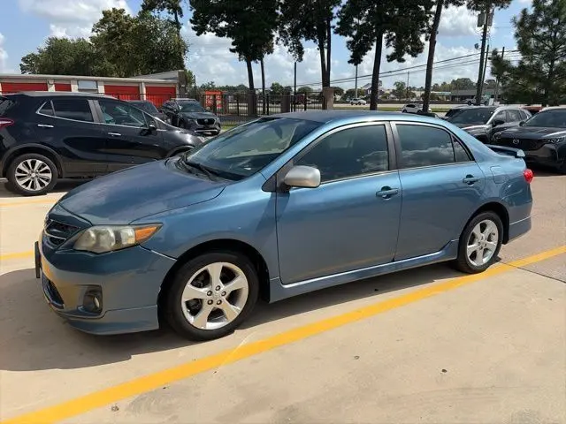 2012 Toyota Corolla S AT photo 1