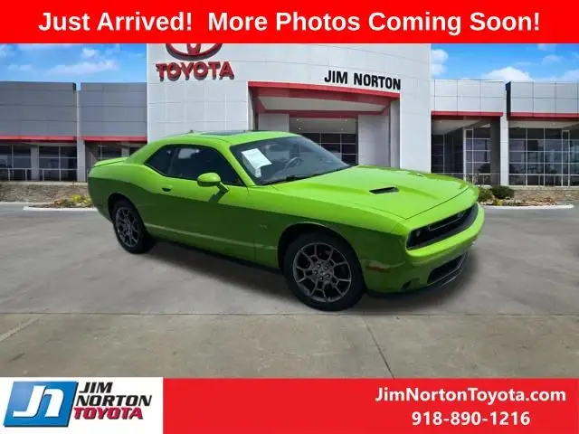2017 Dodge Challenger GT photo 1