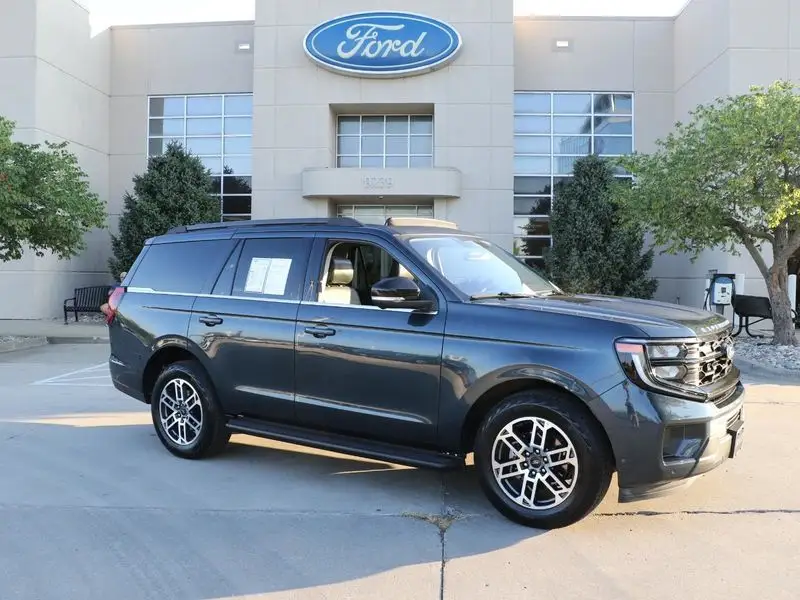 2025 Ford Expedition Active 4x4 photo 1