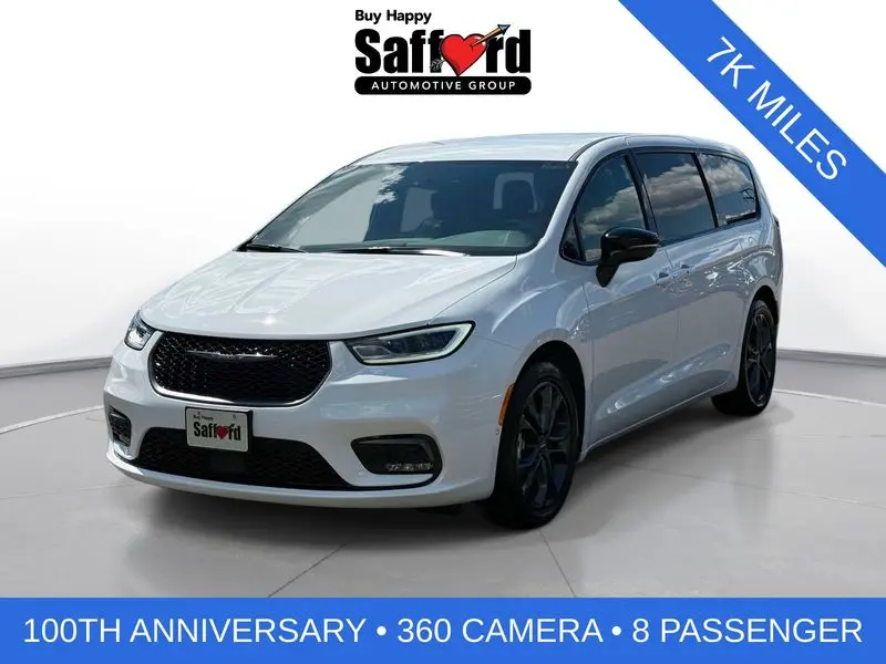 2026 Chrysler Pacifica Select photo 1