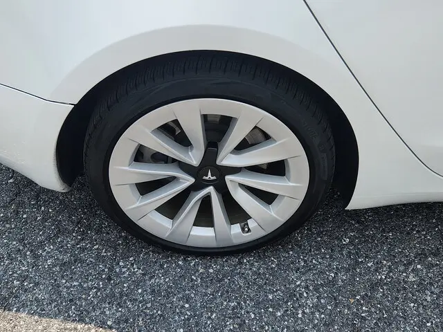 2023 Tesla Model 3 Base photo 5