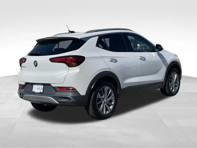 2023 Buick Encore GX Essence AWD photo 3