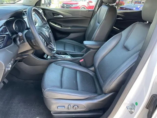 2023 Buick Encore GX Essence AWD photo 5