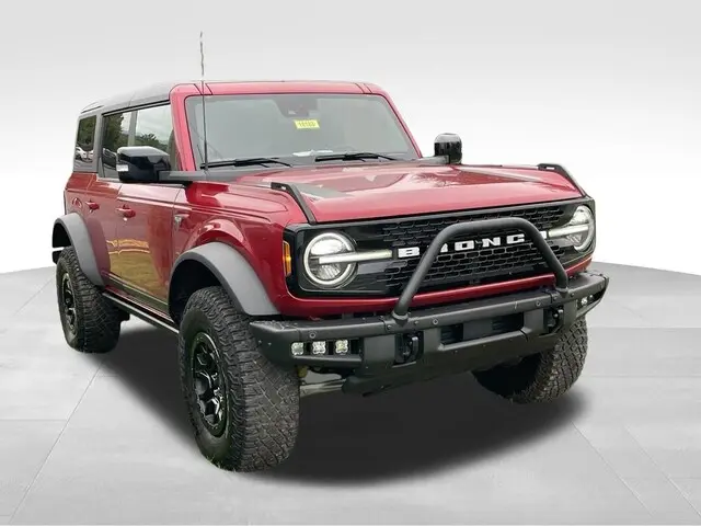 2021 Ford Bronco First Edition 4WD Advanced photo 3