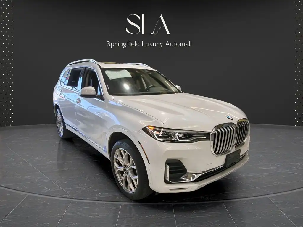2022 BMW X7 xDrive40i's photo