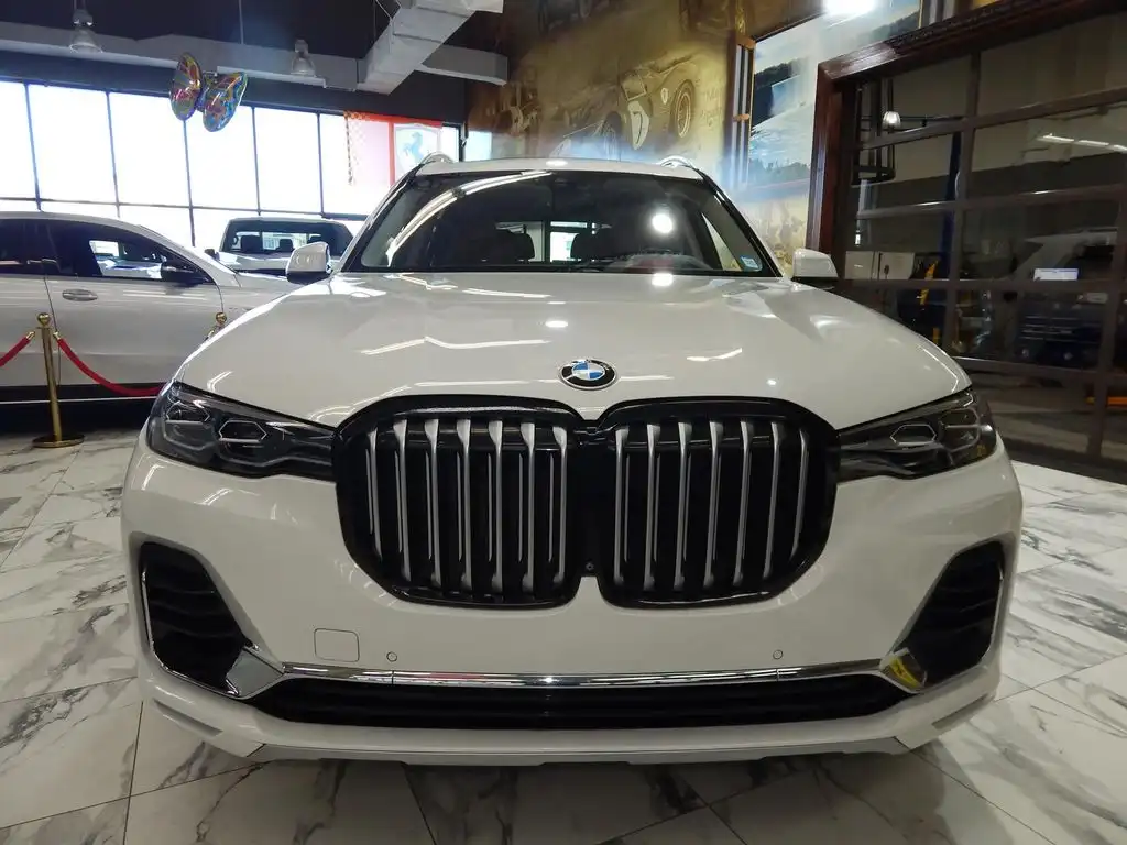 2020 BMW X7 xDrive40i's photo