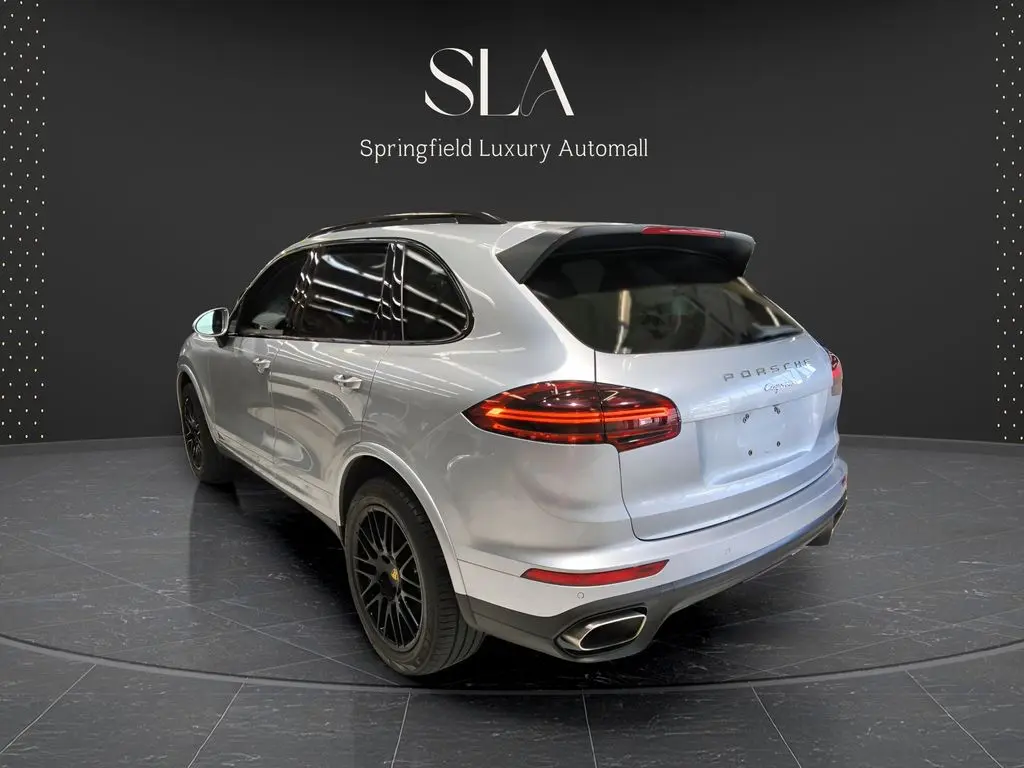 2017 Porsche Cayenne Platinum Edition photo 5